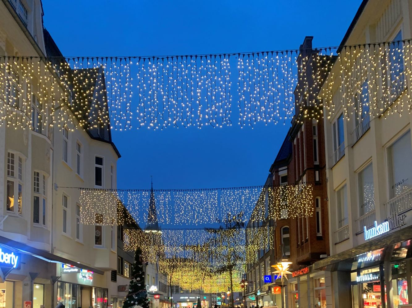 Winterlicht in der Mittleren Berliner Straße der ISG Gütersloh